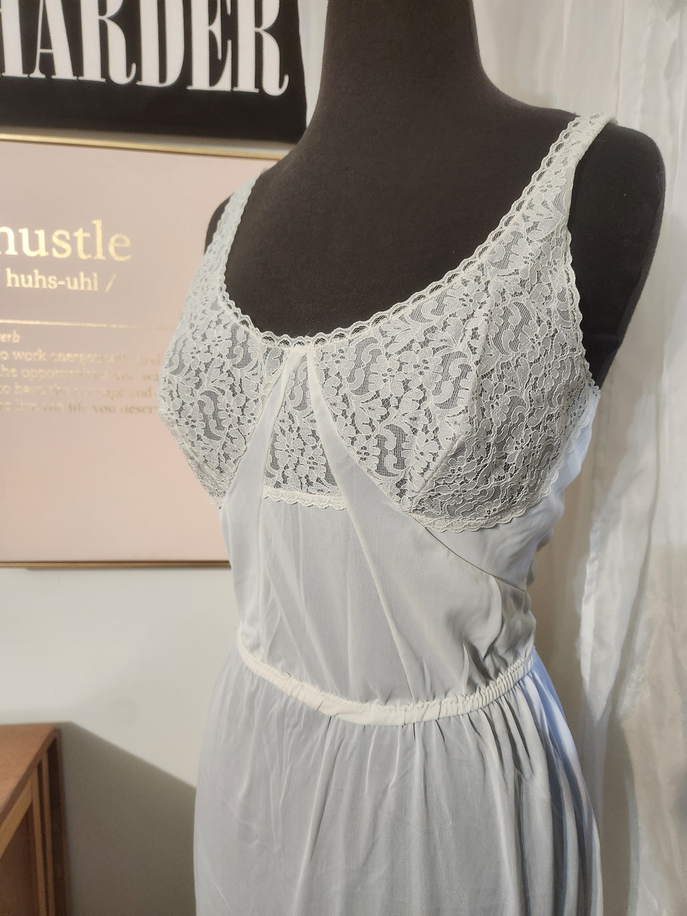 Vintage Elegant White Lace-Trim Slip Dress with Sheer Bodice XS/S - Picture 4 of 10
